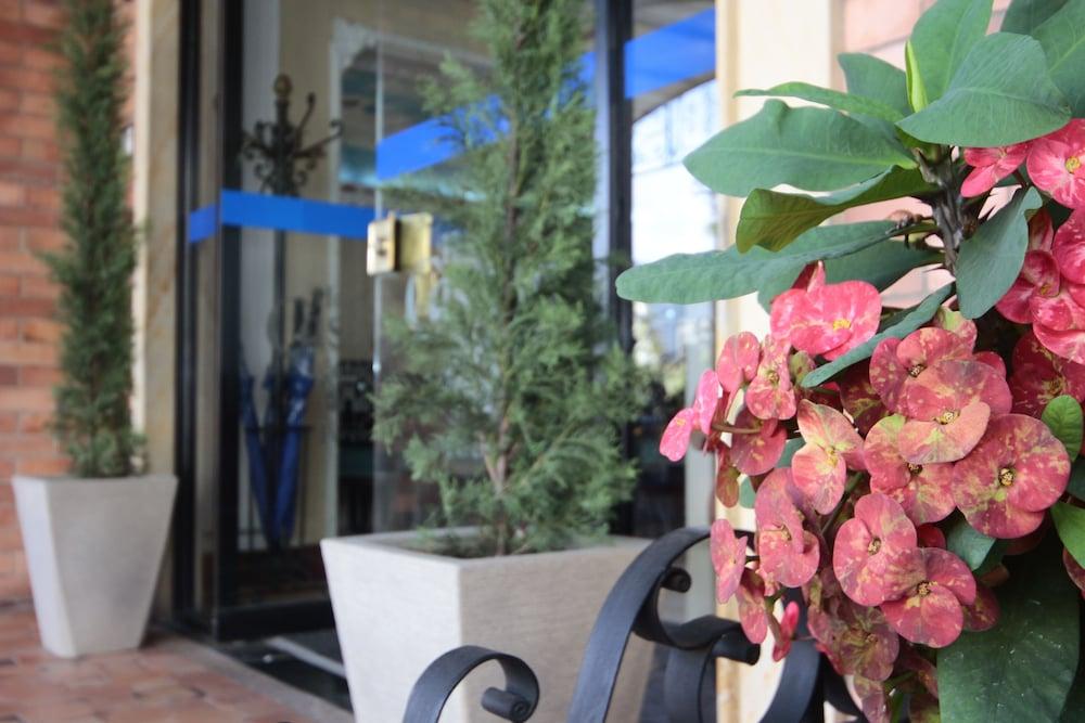 Hotel Castilla Real Pereira Exterior photo